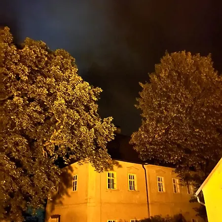 Lägenhetshotell Na Nebi 187 3*